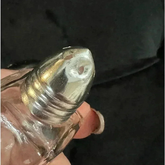 Vintage Glass Salt & Pepper Shaker Set - Picture 5 of 8